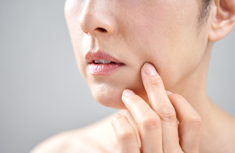 口元のほうれい線に働きかけるエステメニュー | 相模大野周辺のエステならアットホームなd'Arc facial treatment
